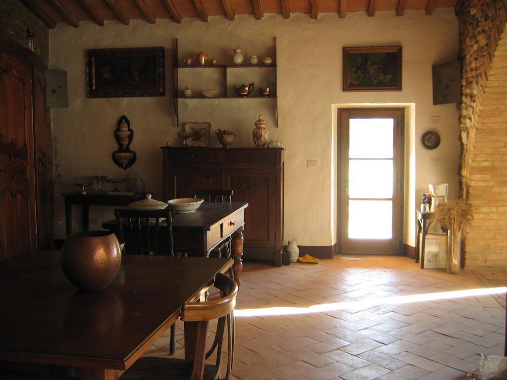 Agriturismo Il Casalino Pari Exterior foto